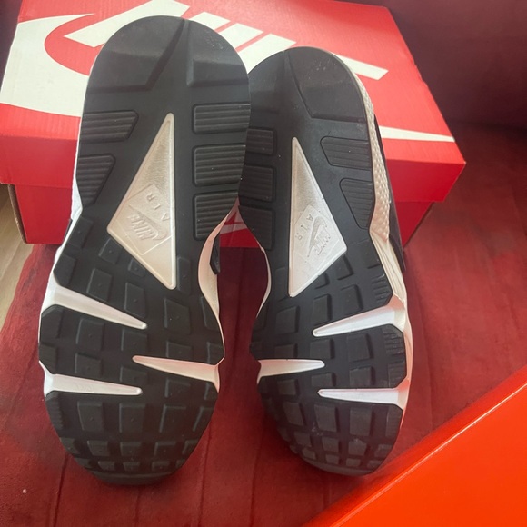 Nike Air Huarache - Picture 3 of 3